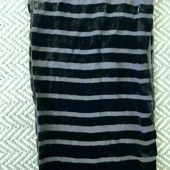 Eileen Fisher black velvet and silk infinity scarf - Picture 7 of 10